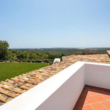 Villa Sleeps 8 Pool Air Con *
