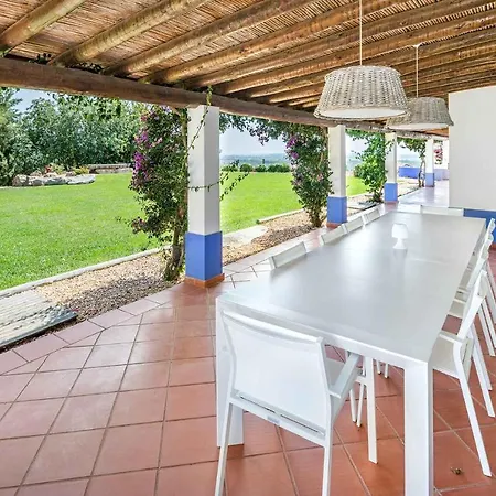 Sleeps 8 Pool Air Con *